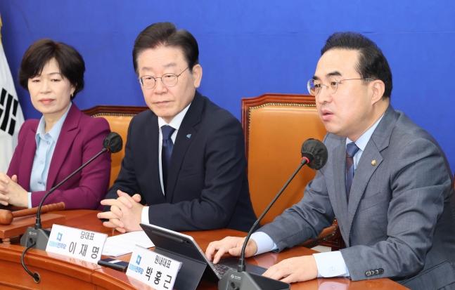 이재명 더불어민주당 대표와 박홍근 원내대표 사진.jpg